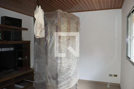 Casa para alugar com 4 quartos, 230m² em Pq S Rita de Cassia, Cotia