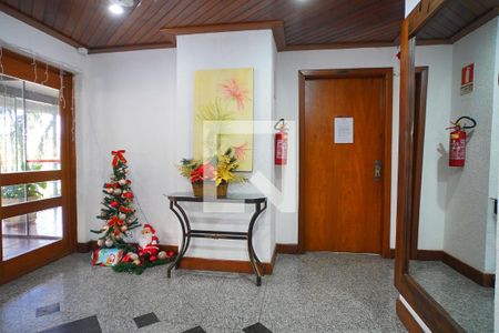 Hall de entrada de apartamento para alugar com 2 quartos, 60m² em Bom Jesus, Porto Alegre