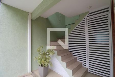 Escada de casa para alugar com 2 quartos, 100m² em Taquara, Rio de Janeiro