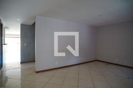 Sala de casa à venda com 4 quartos, 350m² em Maravista, Niterói