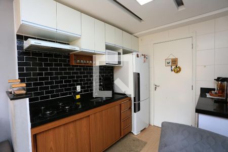 cozinha de apartamento para alugar com 2 quartos, 32m² em Parque Munhoz, São Paulo