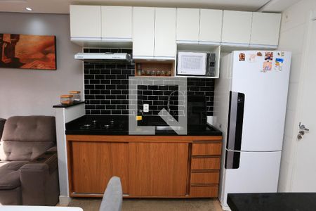 cozinha de apartamento para alugar com 2 quartos, 32m² em Parque Munhoz, São Paulo