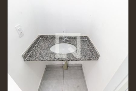 Apartamento para alugar com 34m², 2 quartos e sem vagaBanheiro