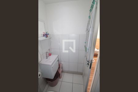 Banheiro de apartamento para alugar com 2 quartos, 55m² em Parque Industrial, São José dos Campos