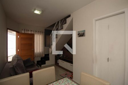 Casa de Condomínio para alugar com 2 quartos, 62m² em Vila Nelson, São Paulo