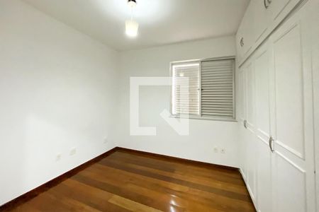 Quarto  de apartamento à venda com 3 quartos, 120m² em Santo Antônio, Belo Horizonte