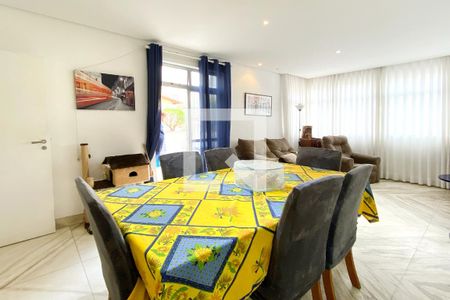 Apartamento à venda com 3 quartos, 120m² em Santo Antônio, Belo Horizonte