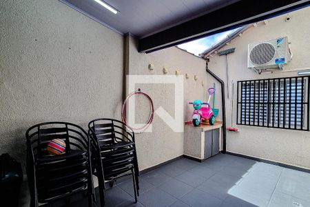 Área externa de casa para alugar com 3 quartos, 130m² em Jardim Patente, São Paulo