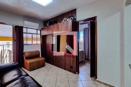 Sala de casa para alugar com 3 quartos, 130m² em Jardim Patente, São Paulo