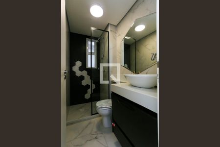 Banheiro de apartamento para alugar com 2 quartos, 64m² em Vila Praia, São Paulo