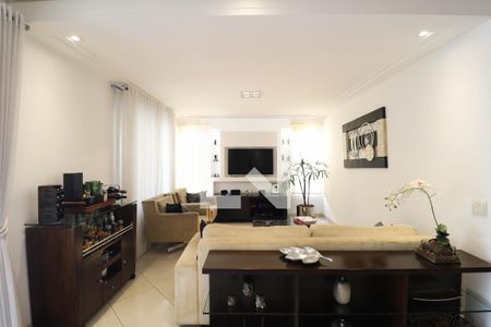 Casa à venda com 3 quartos, 230m² em Jardim Leonor Mendes de Barros, São Paulo