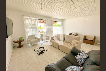 Sala de TV de casa para alugar com 4 quartos, 150m² em Ingleses do Rio Vermelho, Florianópolis