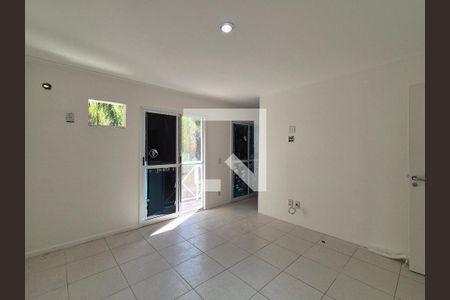 Suíte  de casa de condomínio para alugar com 4 quartos, 230m² em Recreio dos Bandeirantes, Rio de Janeiro