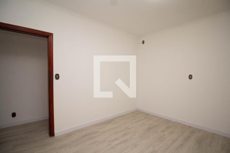 Quarto 1 de casa para alugar com 5 quartos, 375m² em Vila Iorio, São Paulo