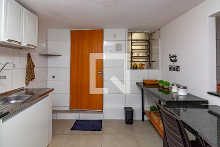 Cozinha de kitnet/studio para alugar com 1 quarto, 30m² em Calafate, Belo Horizonte