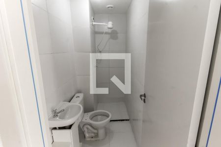 Banheiro de apartamento para alugar com 2 quartos, 33m² em Vila Suzana, São Paulo