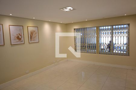 Casa para alugar com 4 quartos, 300m² em Campo Grande, São Paulo