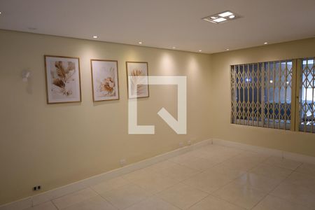 Casa para alugar com 4 quartos, 300m² em Campo Grande, São Paulo