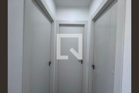 Corredor de apartamento para alugar com 2 quartos, 48m² em Recreio dos Bandeirantes, Rio de Janeiro