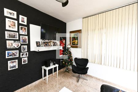 Casa à venda com 6 quartos, 380m² em Água Branca, Contagem