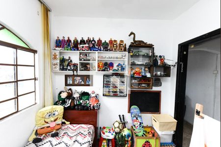 Casa à venda com 6 quartos, 380m² em Água Branca, Contagem