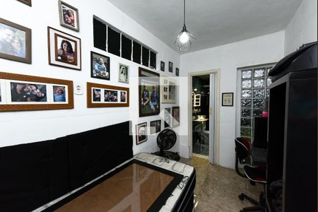 Casa à venda com 6 quartos, 380m² em Água Branca, Contagem