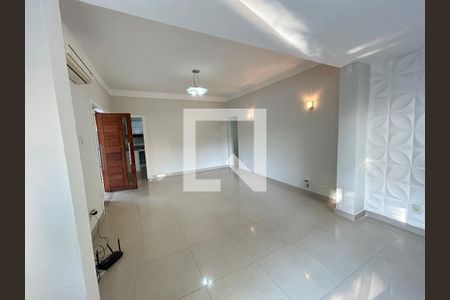 Sala de casa para alugar com 1 quarto, 60m² em Vila Valqueire, Rio de Janeiro