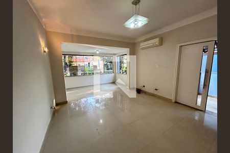 Sala de casa para alugar com 1 quarto, 60m² em Vila Valqueire, Rio de Janeiro