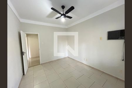 Quarto de casa para alugar com 1 quarto, 60m² em Vila Valqueire, Rio de Janeiro