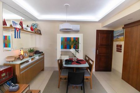 Sala de apartamento à venda com 2 quartos, 90m² em Icaraí, Niterói