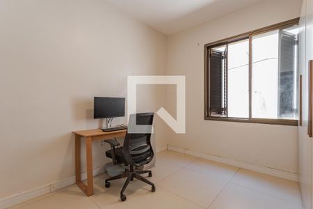 Quarto 1 de apartamento para alugar com 2 quartos, 67m² em São João, Porto Alegre