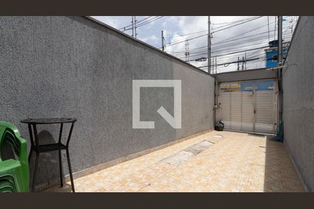 Garagem de casa à venda com 2 quartos, 60m² em Jardim Verônia, São Paulo