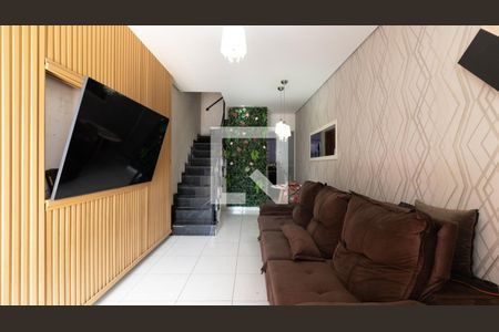 Sala de casa à venda com 2 quartos, 60m² em Jardim Verônia, São Paulo