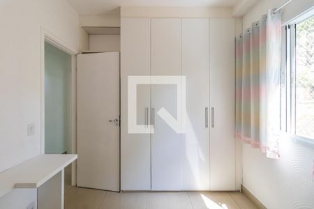 Quarto 1 de apartamento para alugar com 2 quartos, 55m² em Jardim Tupanci, Barueri
