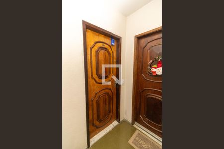 Entrada de apartamento para alugar com 2 quartos, 44m² em Vila Valqueire, Rio de Janeiro
