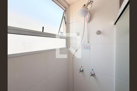 Banheiro Social de apartamento à venda com 2 quartos, 41m² em Morro Santana, Porto Alegre