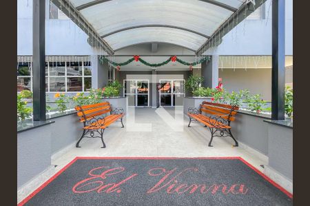 Entrada de apartamento à venda com 3 quartos, 70m² em Vila Osasco, Osasco