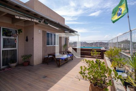 Varanda de apartamento à venda com 3 quartos, 240m² em Olaria, Rio de Janeiro