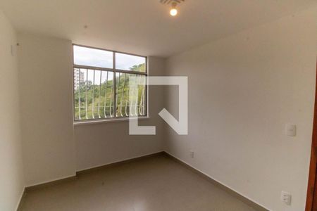 Quarto 2 de apartamento para alugar com 2 quartos, 56m² em Santa Rosa, Niterói