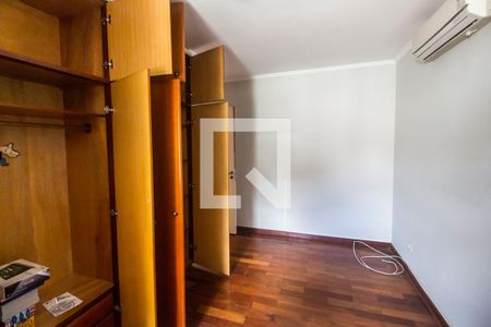 Quarto  de casa de condomínio para alugar com 3 quartos, 400m² em Residencial Onze (alphaville), Santana de Parnaíba