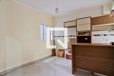 Sala de apartamento para alugar com 2 quartos, 65m² em Vila Mangalot, São Paulo