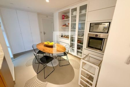 Apartamento à venda com 3 quartos, 138m² em Santa Teresinha, São Paulo