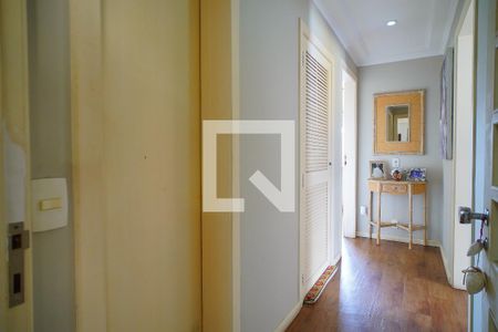 Corredor de apartamento à venda com 2 quartos, 219m² em Cristo Redentor, Porto Alegre