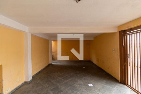 Garagem de casa à venda com 3 quartos, 200m² em Vila Taquari, São Paulo