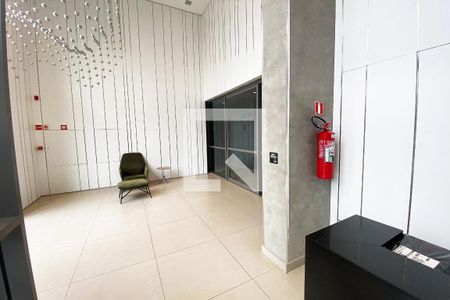 hall de enrtrada de kitnet/studio para alugar com 1 quarto, 22m² em Cerqueira César, São Paulo