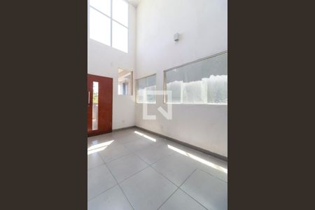 Sala de casa para alugar com 2 quartos, 140m² em Jardim Casablanca, São Paulo