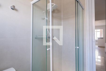 Banheiro de apartamento para alugar com 1 quarto, 55m² em Consolação, São Paulo