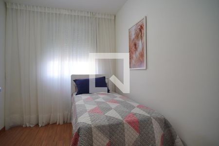 Quarto 2 de apartamento para alugar com 2 quartos, 42m² em Condomínio Terrabela, Porto Alegre