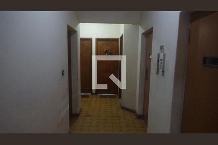 Corredor de entrada de apartamento à venda com 2 quartos, 50m² em Maracanã, Rio de Janeiro