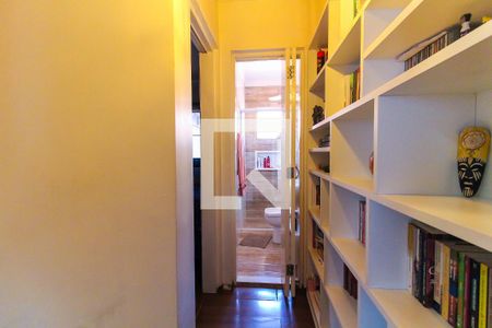 Hall de casa de condomínio à venda com 2 quartos, 78m² em Vila Carmosina, São Paulo